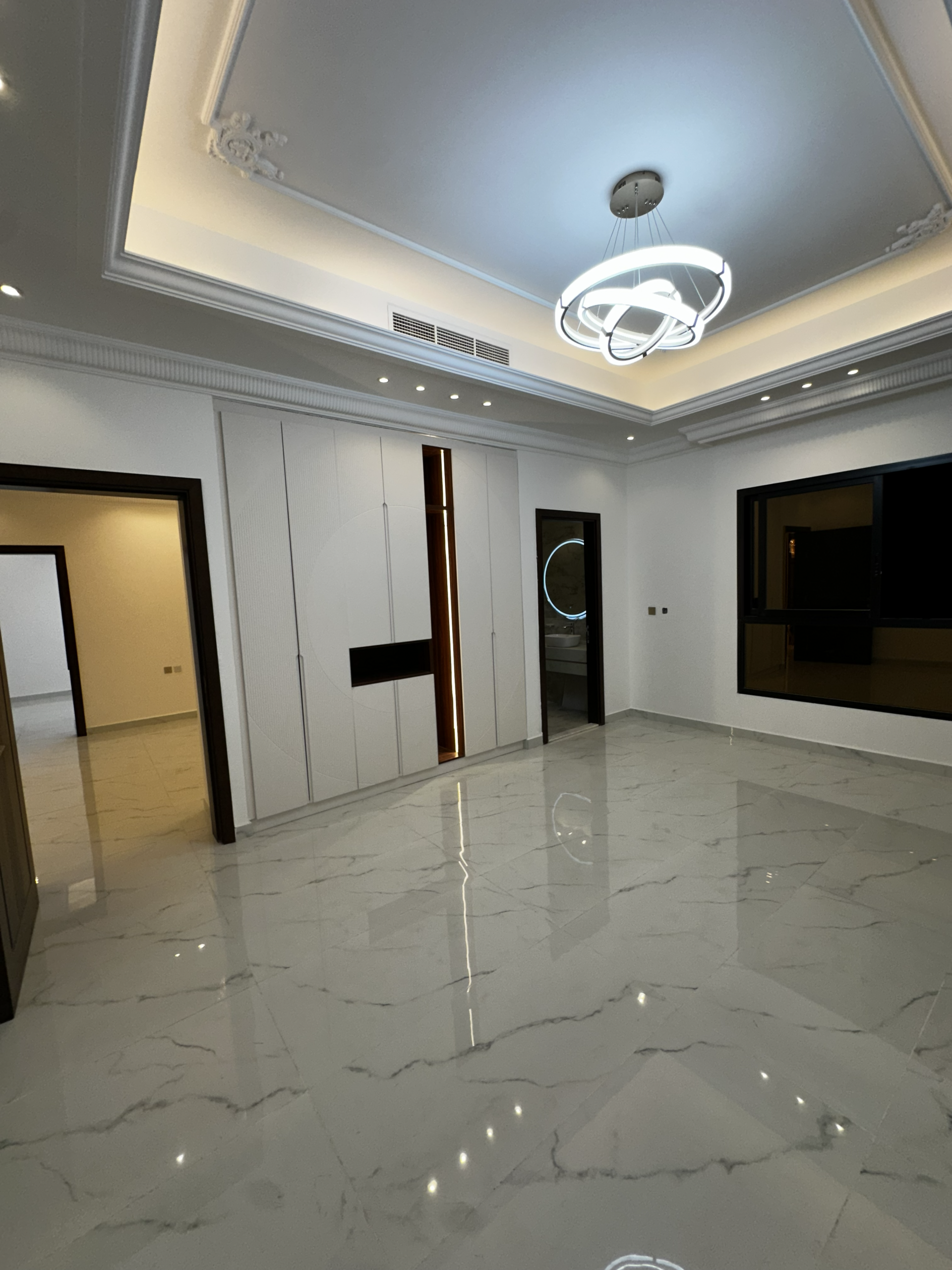 5 Bedroom Luxurious Classic Villa for Sale in Ajman 3
