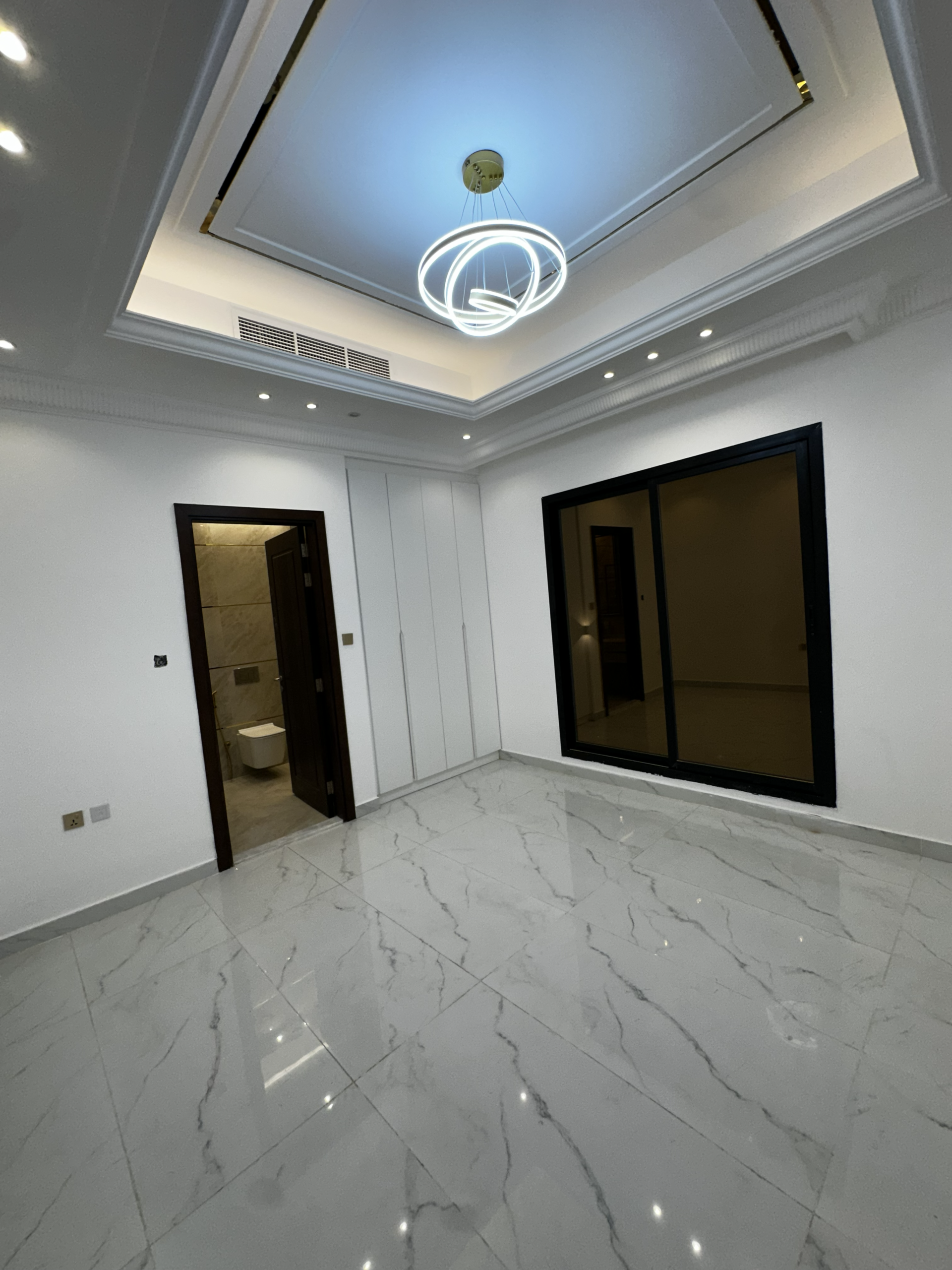 5 Bedroom Luxurious Classic Villa for Sale in Ajman 7