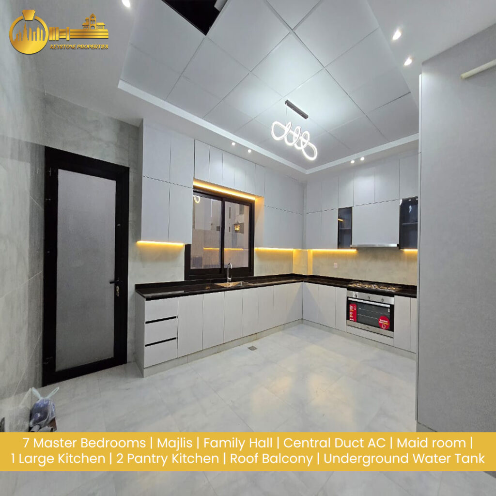 7 Bedroom Corner Villa for Sale in Ajman 5